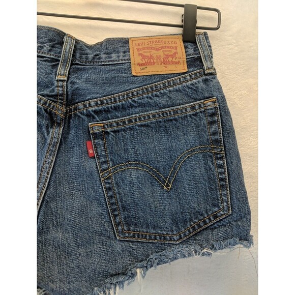 Levis 501 Distressed Cutoff Denim Shorts Cherry Patch Button Fly Size 25 - Picture 15 of 16